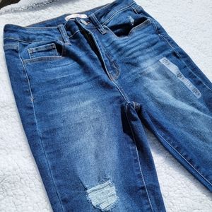 Size 7/28 SO Vintage Vibe High Rise Skinny jean